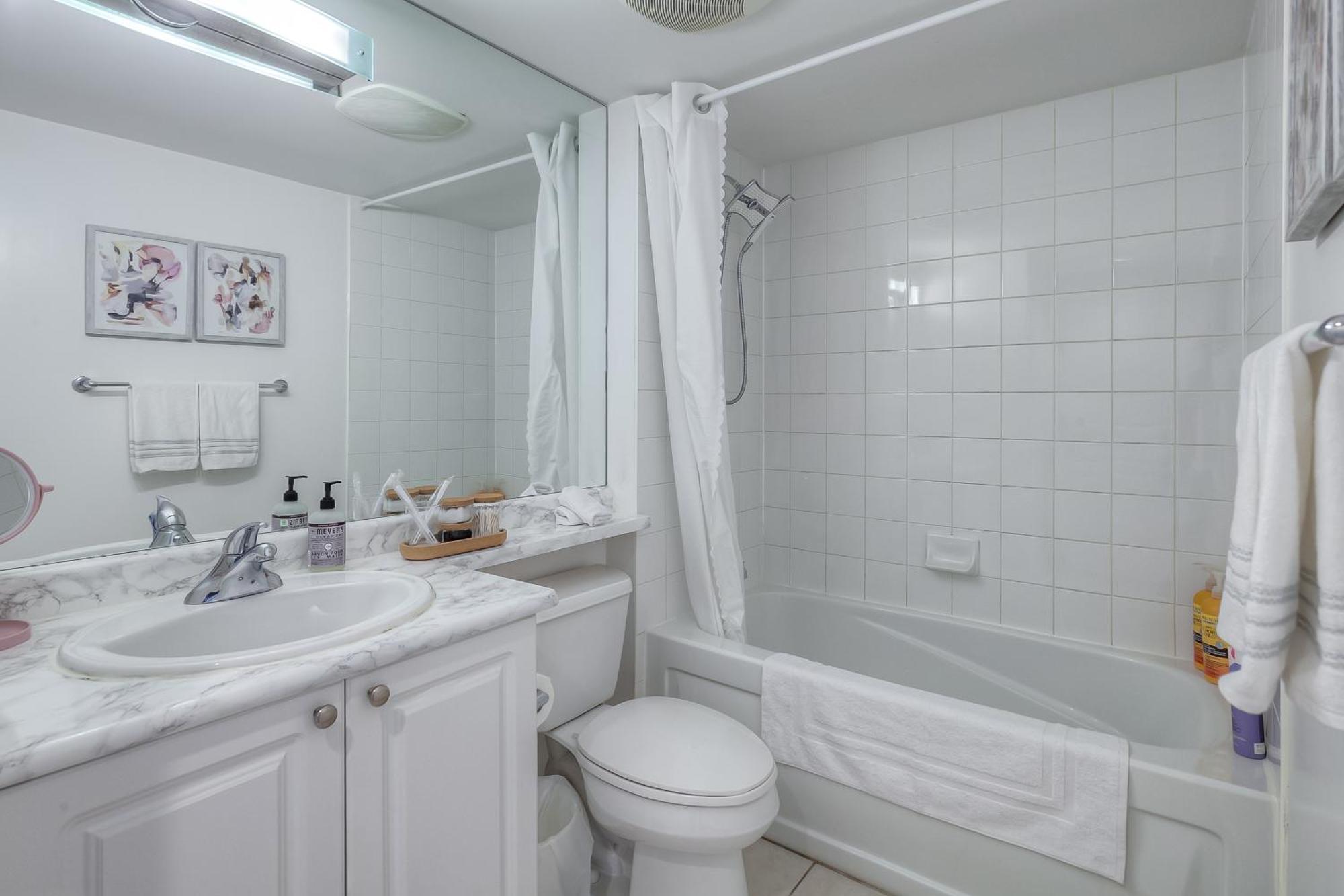 Rivetstays - The Yonge Торонто Екстер'єр фото
